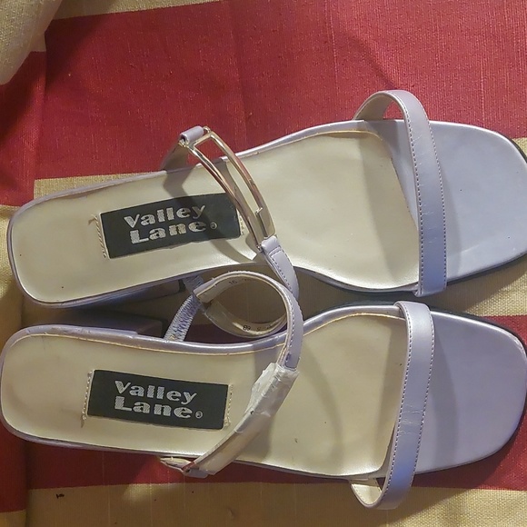 Valley Lane - Picture 2 of 4